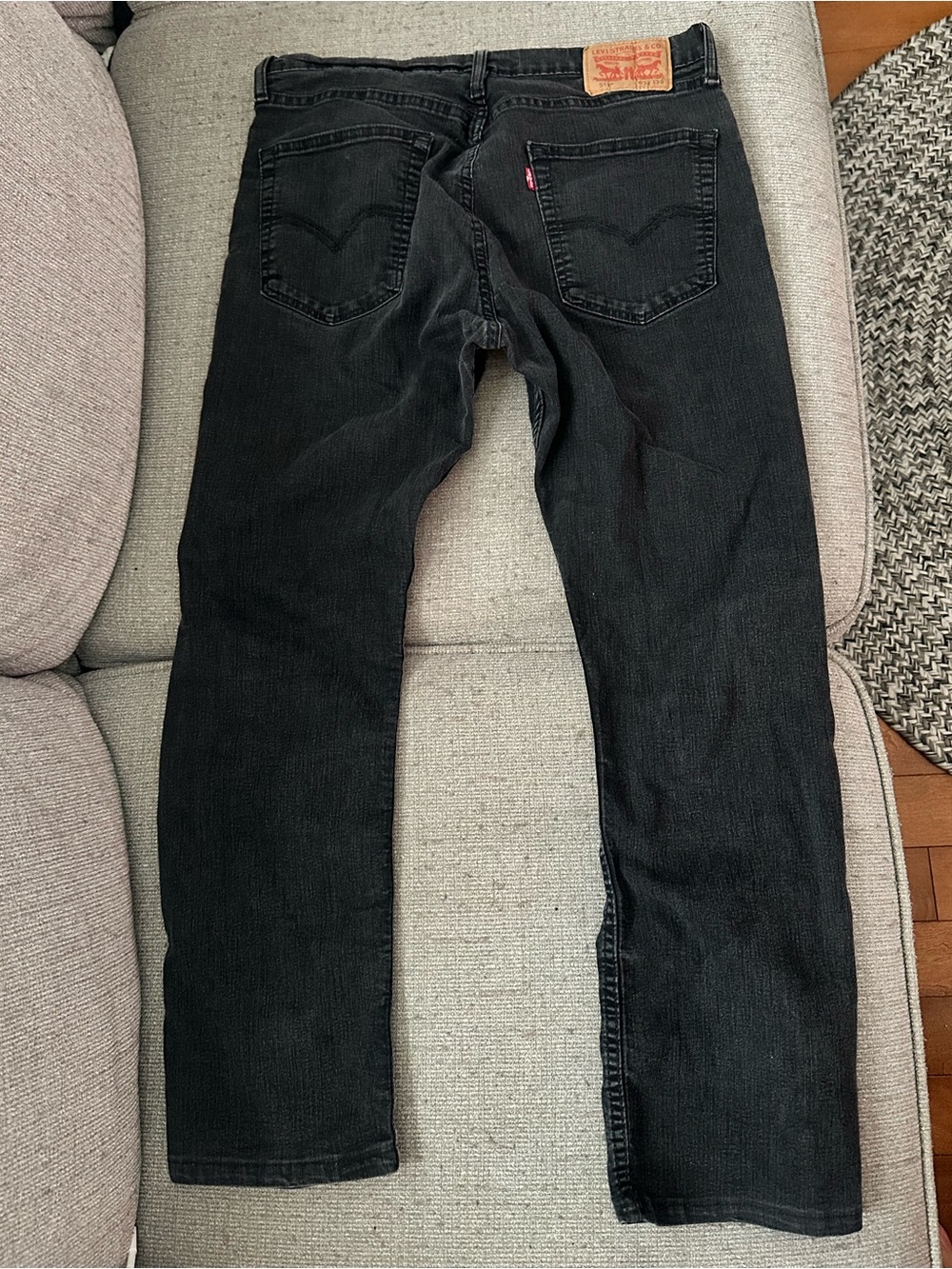 Levi's Black Straight Jeans - Classic Denim Cut - Picture 2 of 4